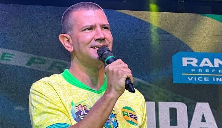 Douglas Ruas surpreende e vence Eduardo Paes com 49,27% dos votos. Eduardo Paes obteve 42,76%