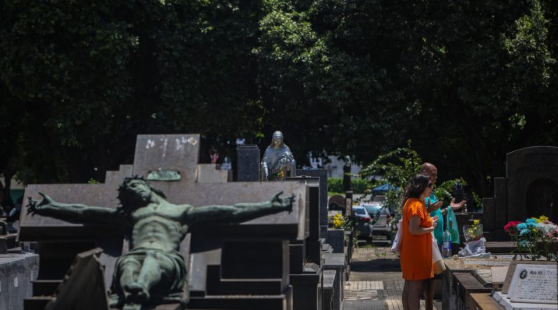 Dia de Finados terá missas, homenagens e ações em cemitérios do RJ