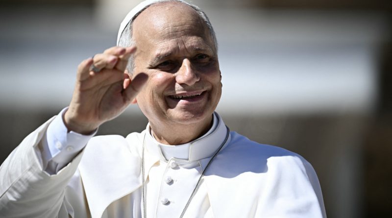 Vaticano diz que papa receberá alta hospitalar neste sábado