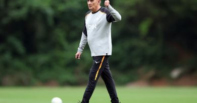Tite busca primeira vitória fora de casa por maior alívio no Botafogo