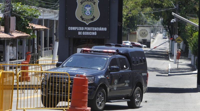 Detento tenta sair de prisão em Bangu com alvará falso