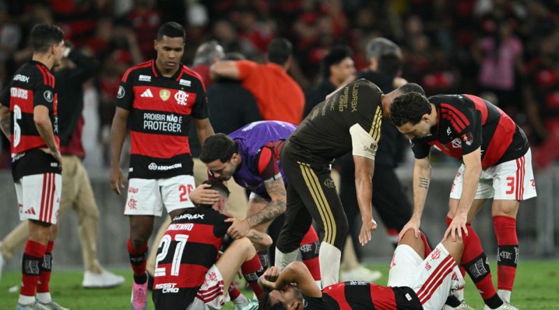 Jogadores apontam erros do Flamengo para eliminação na Libertadores