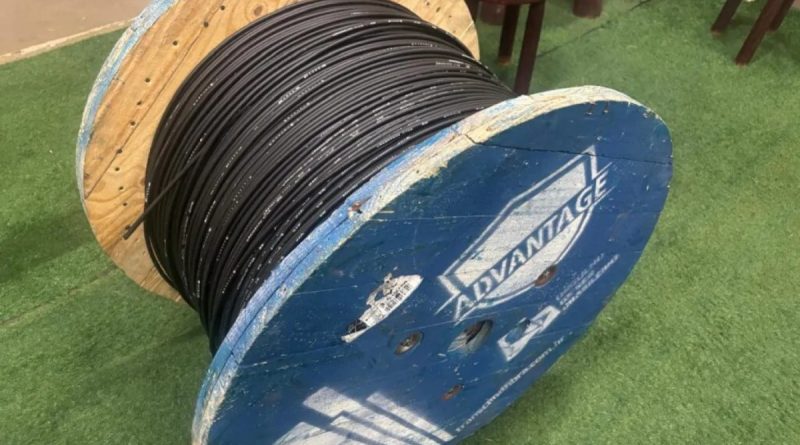 PF fecha serviço clandestino de internet e apreende equipamentos em Macaé