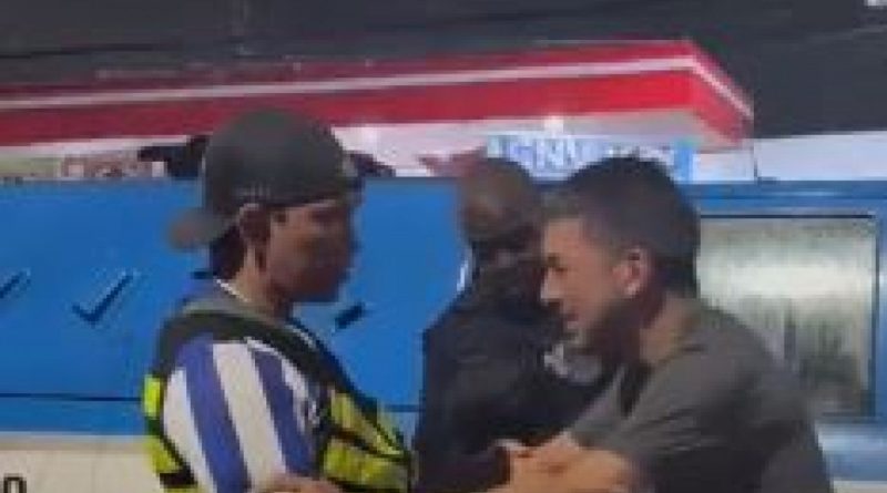 Motoboy é feito refém ao ser confundido com traficante na Penha