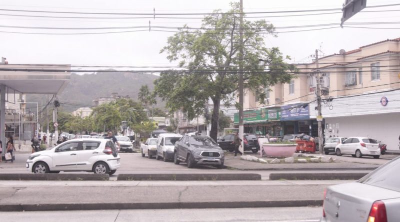 PM recupera caminhão roubado após confronto na Vila Kosmos