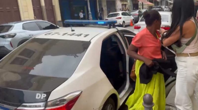 Presa mulher suspeita de aliciar menores para exploração sexual