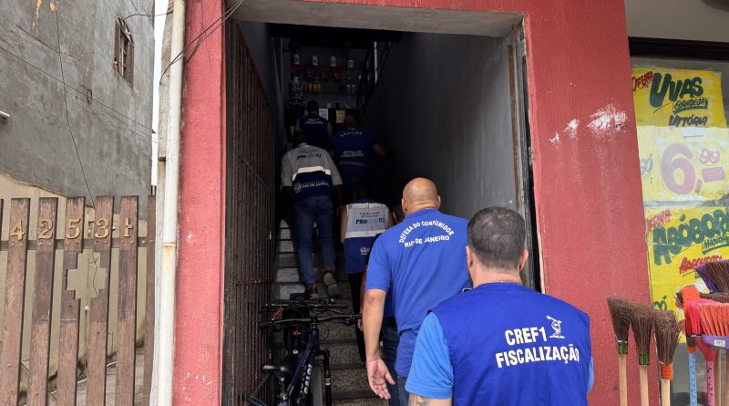 Academias são fiscalizadas e duas são interditadas por irregularidades na Região dos Lagos