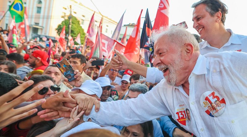 Em virada histórica, Lula derrota Flávio e chega ao quarto mandato como presidente do Brasil