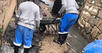 Prefeitura de Três Rios intensifica desassoreamento no Córrego Purys, na Várzea do Otorino
