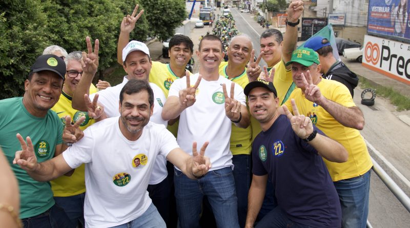 Douglas Ruas percorre Noroeste Fluminense em carreatas e reforça campanha de Flávio Bolsonaro