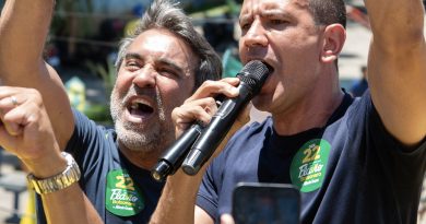 No último dia de campanha, Douglas Ruas percorre Baixada Fluminense em carreatas por Flávio Bolsonaro