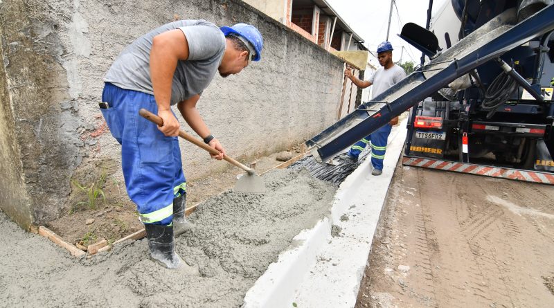 Prefeitura de Nova Iguaçu pavimenta rua em Santa Rita e cria novo acesso à Estrada de Adrianópolis