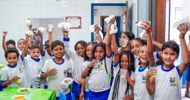 Hambúrguer artesanal é sucesso em escola de Meriti no mês das crianças