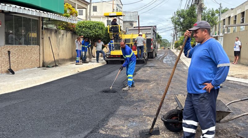 Asfalto avança no Fanchem e novas ruas começam a receber melhorias em Queimados