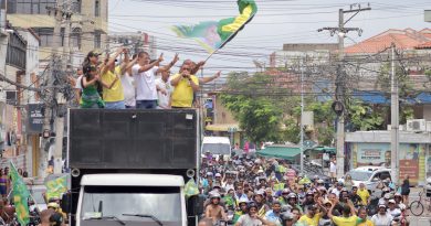 Na corrida do 2º turno, Douglas Ruas percorre a Região dos Lagos em campanha por Flávio Bolsonaro