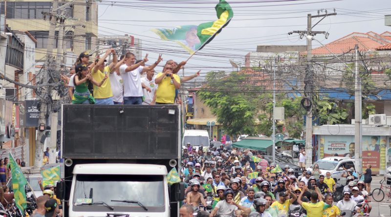 Na corrida do 2º turno, Douglas Ruas percorre a Região dos Lagos em campanha por Flávio Bolsonaro