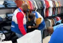 Loja que vendia roupas falsificadas é interditada em Campo Grande, na Zona Oeste do Rio