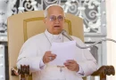 Papa Leão XIV passa noite tranquila após cirurgia para tratar câncer