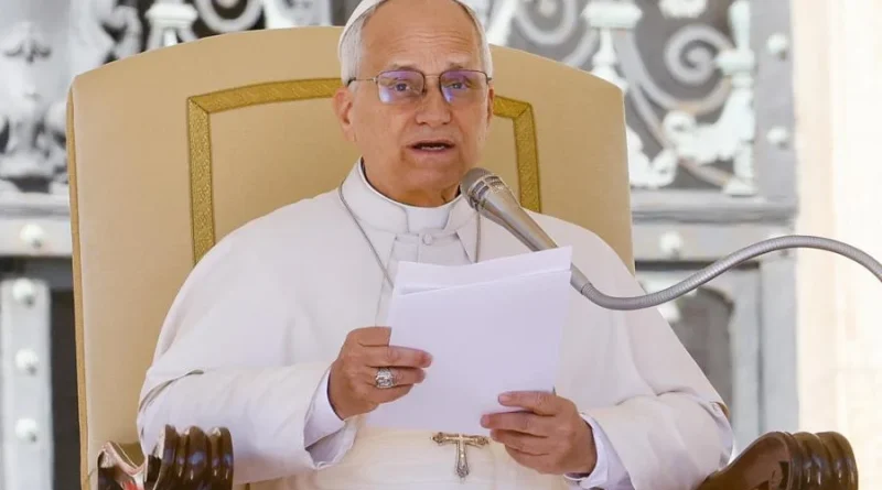 Papa Leão XIV passa noite tranquila após cirurgia para tratar câncer