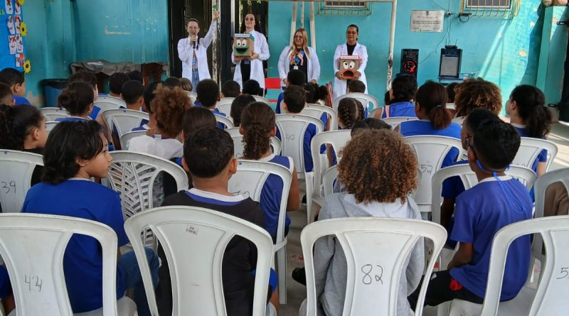 São Pedro da Aldeia:  Escola M. Dulce Jotta recebe programação do Programa Saúde na Escola