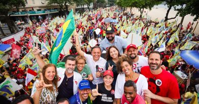 Rodrigo Neves lidera ato com mais de 45 mil pessoas em apoio a Lula em Niterói