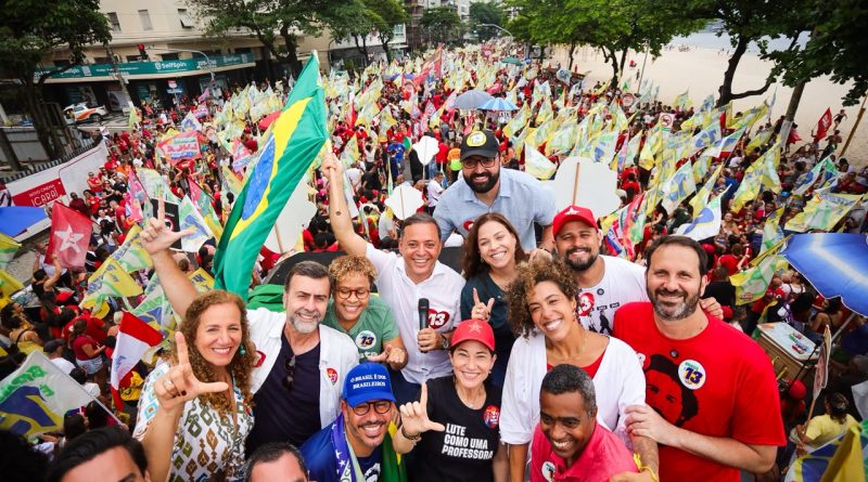 Rodrigo Neves lidera ato com mais de 45 mil pessoas em apoio a Lula em Niterói