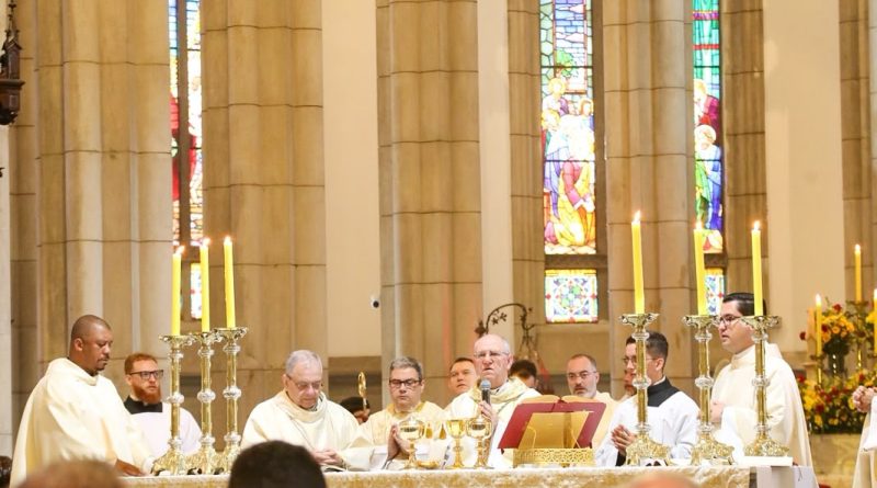 Prefeitura de Petrópolis participa da primeira missa solene à São Pedro de Alcântara, após instituição de feriado municipal