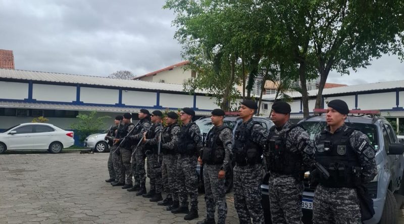 Reforços vindos da capital se apresentam no 28° Batalhão de Polícia Militar, em Volta Redonda