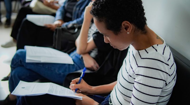 Itaboraí promove formação para secretários escolares com foco no encerramento do ano letivo de 2026