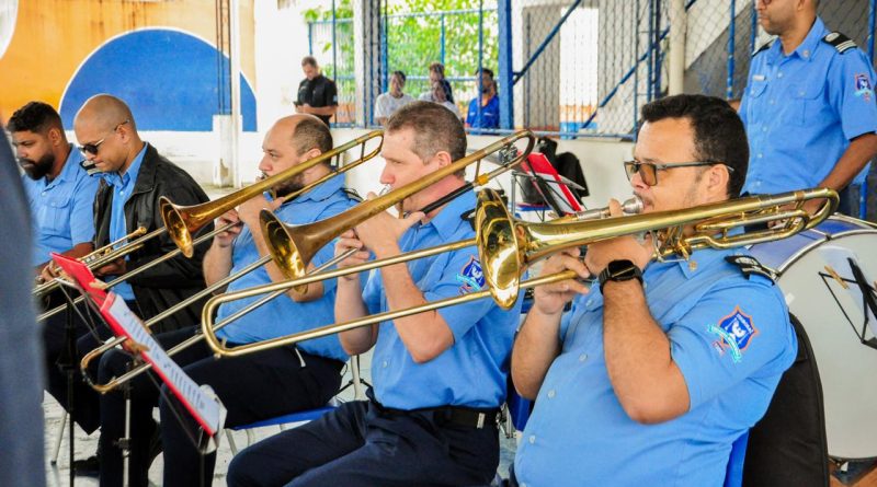 Itaboraí: Ronda musical leva música e diversão a alunos de escola municipal