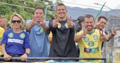 Ruas mobiliza deputados em carreatas pela Zona Oeste em apoio a Flávio