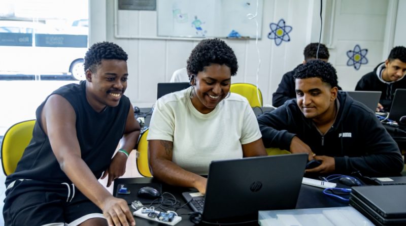 Câmara do Rio: Projeto cria programa para formação de jovens em programação e tecnologia