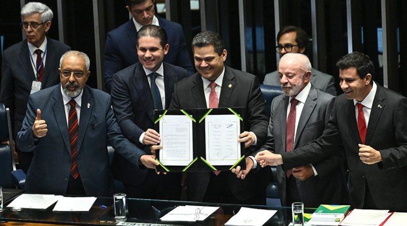 Congresso promulga emenda à Constituição que aprova o fim da escala 6×1