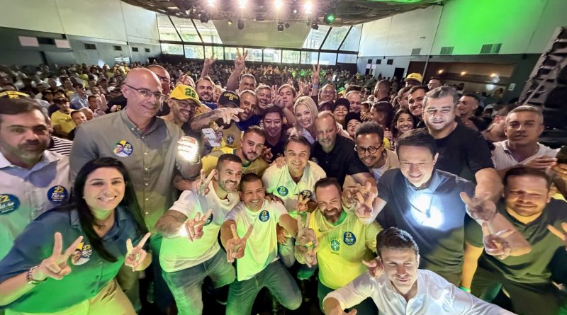 Governador eleito, Douglas Ruas reúne base aliada e convoca mobilização pelo segundo turno ao lado de Flávio Bolsonaro