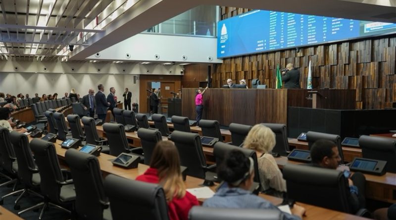 ALERJ aprova política estadual de cuidados às pessoas com transtorno de acumulação compulsiva de animais