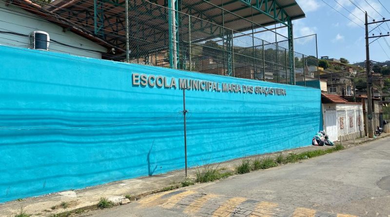 Prefeitura de Três Rios inaugura reforma e cobertura da quadra da Escola Municipal Maria das Graças Vieira, em Santa Terezinha