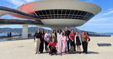 Passaporte Cultural da Casa de Cultura de Belford Roxo leva alunos da Oficina de Pintura ao Museu de Arte Contemporânea (MAC) de Niterói