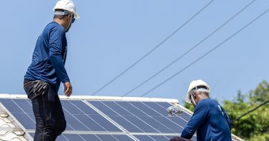 Maricá inicia instalação de placas solares em casas de famílias reassentadas