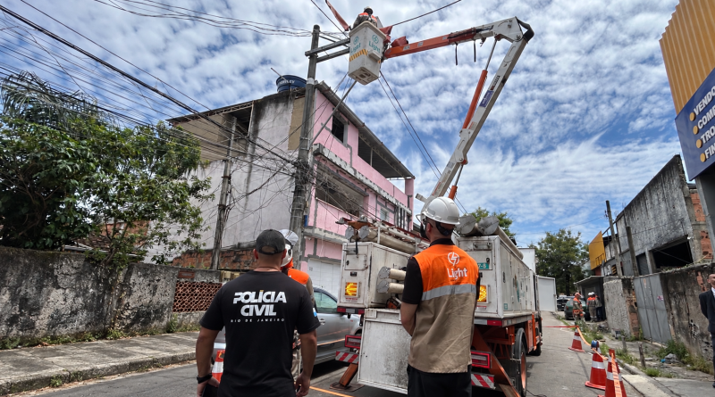 Light mobiliza 400 profissionais em operação contra furto de energia em Duque de Caxias