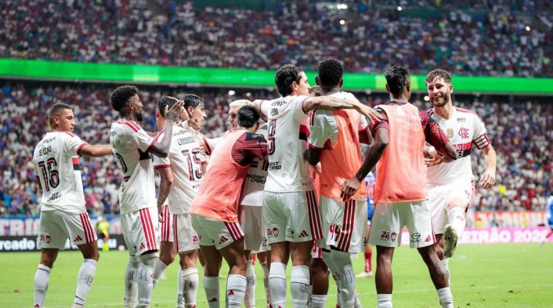 Flamengo domina, bate o Bahia e segue na liderança do Brasileiro