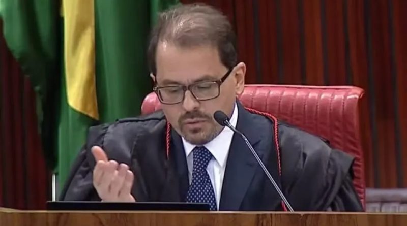 Ministro do TSE impede Nunes Marques de retirar do ar canal ‘Exército do Lula’