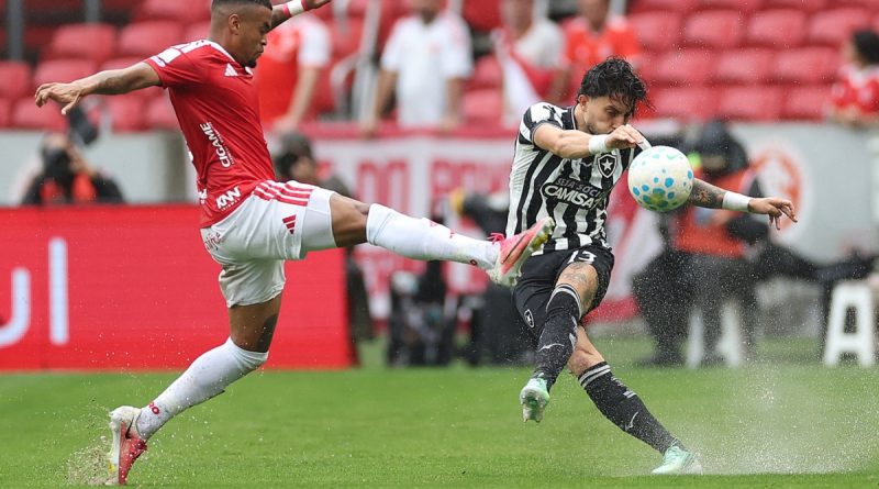 Botafogo joga mal e perde para Internacional no Beira-Rio