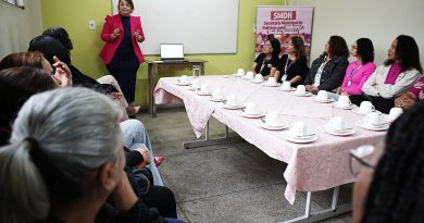 Outubro Rosa: servidoras de Volta Redonda participam de palestra com foco na prevenção e nos cuidados da saúde