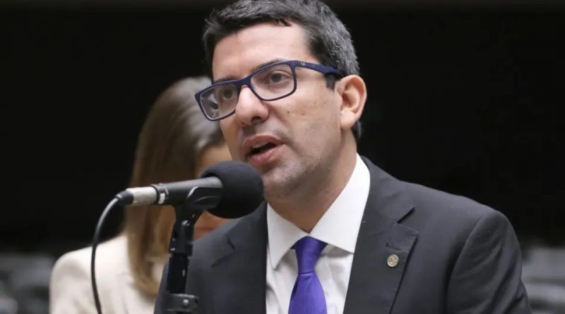 PF faz nova ação contra deputado Marcelo Queiroz por suspeita de fraude em licitação