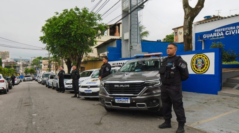 Guarda Municipal de Nilópolis recebe 12 novas viaturas e armamentos não letais para combater o crime